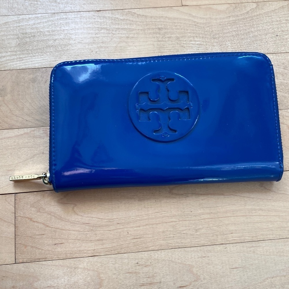 Tory Burch Blue zippered wallet clutch